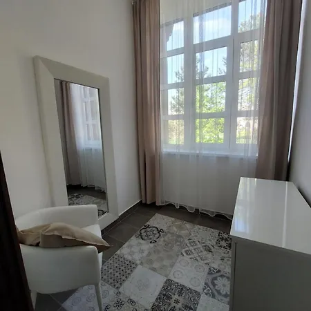 Central Home מלון