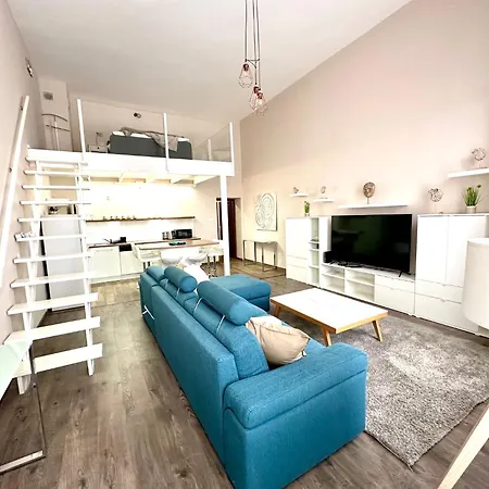 מלון Central Home