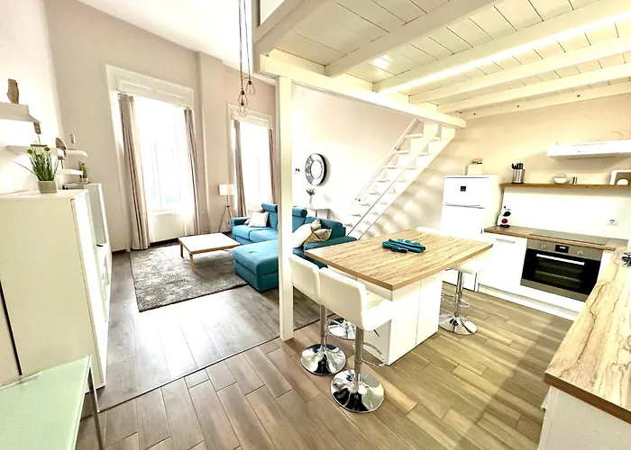 Hotel Central Home *