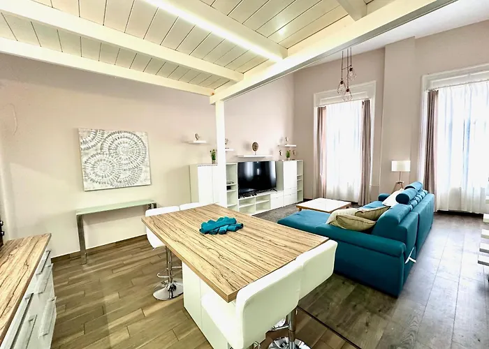 Hotel Central Home *